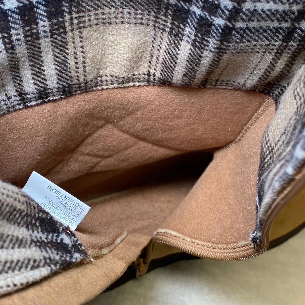MUK LUKS Women's Winter Boots Size 9 Tan Faux Suede Plaid Lined Side Zip